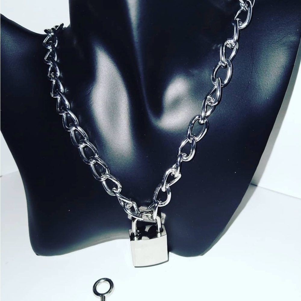 Chunky Silver Chain Necklace with Padlock Pendant